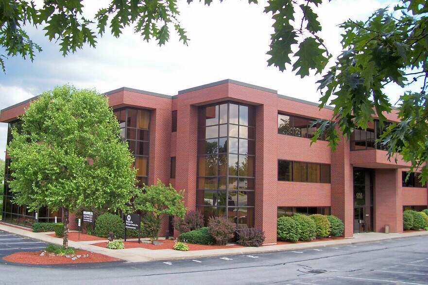 Primary Photo Of 1 Stiles Rd, Salem Office For Lease