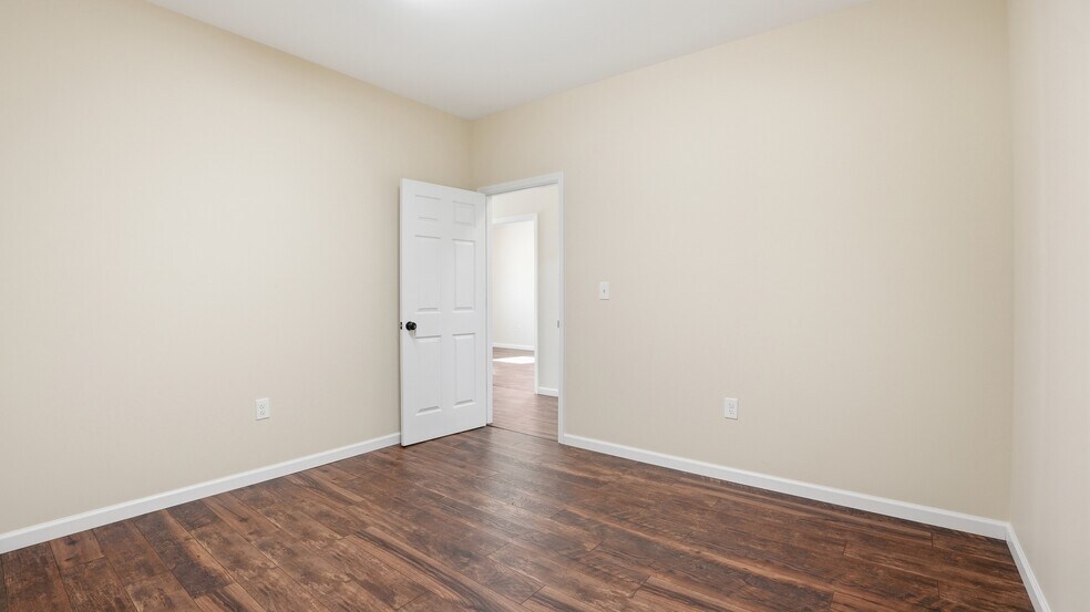 More Photos Of 1087 Aedc Rd, Winchester Industrial For Lease