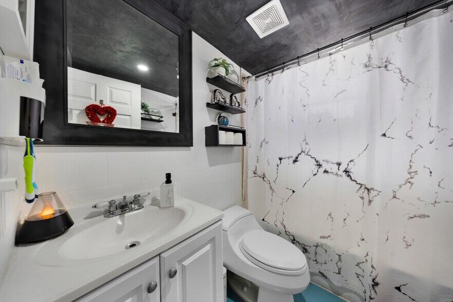 More Photos Of 569 SW 4th St, Miami Apartments For Sale