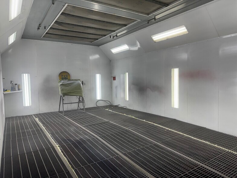 More Photos Of 5700 Plunkett St, Hollywood Service For Sale