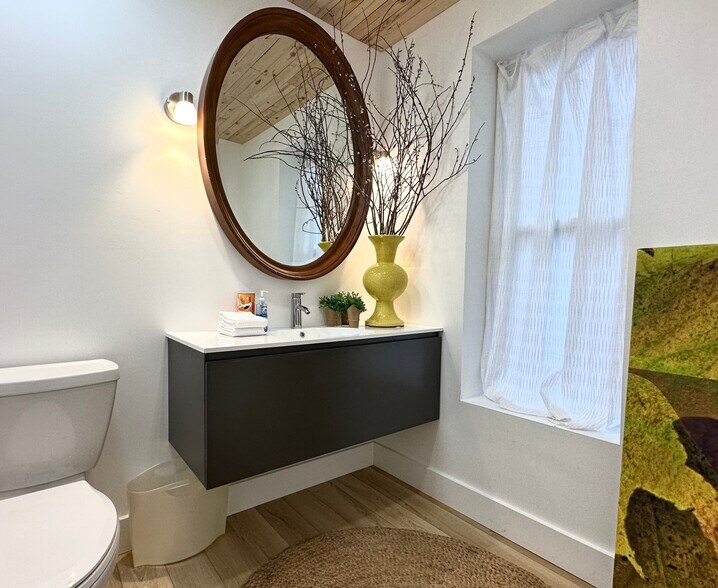 More Photos Of 13662 Red Arrow Hwy, Harbert Hotel For Sale