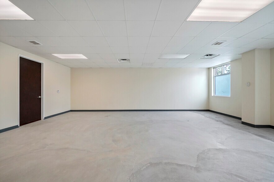 More Photos Of 3115 College Park Dr, Conroe Medical For Lease