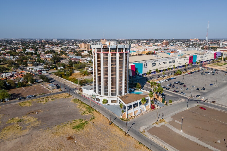More Photos Of 1 S Main Ave, Laredo Hotel For Sale