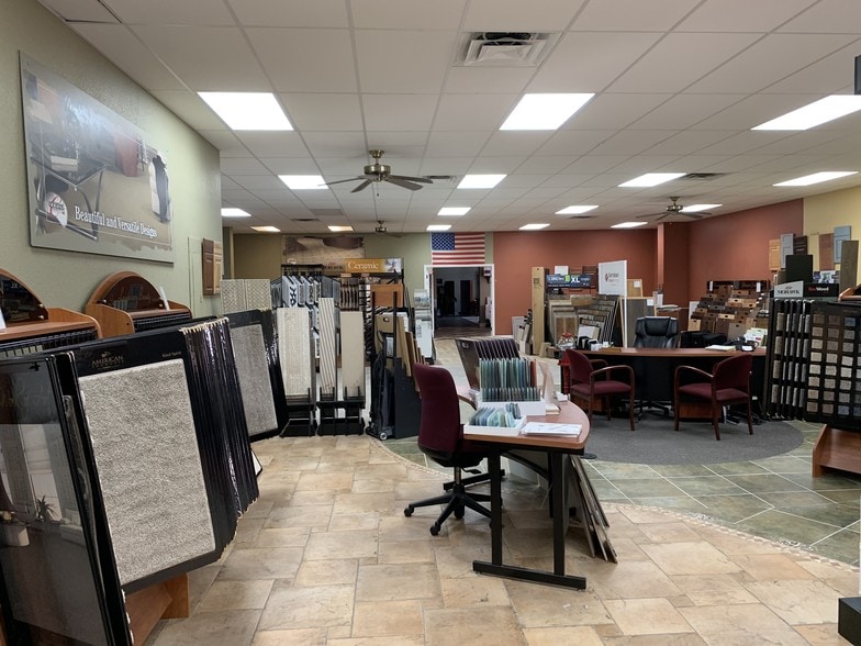 More Photos Of 32379 Broadway St, Sebring Storefront For Sale