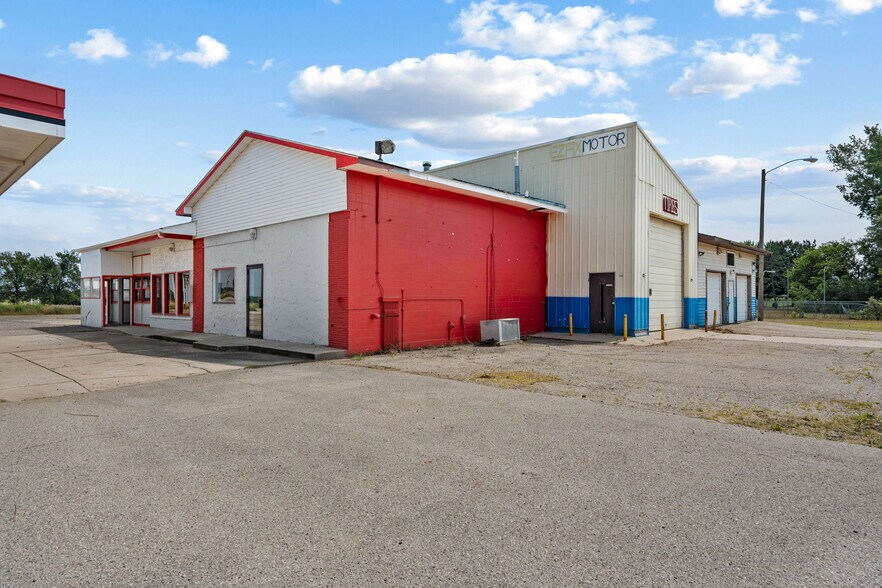 More Photos Of 3401 W Oakland Ave, Austin Truck Stop For Sale