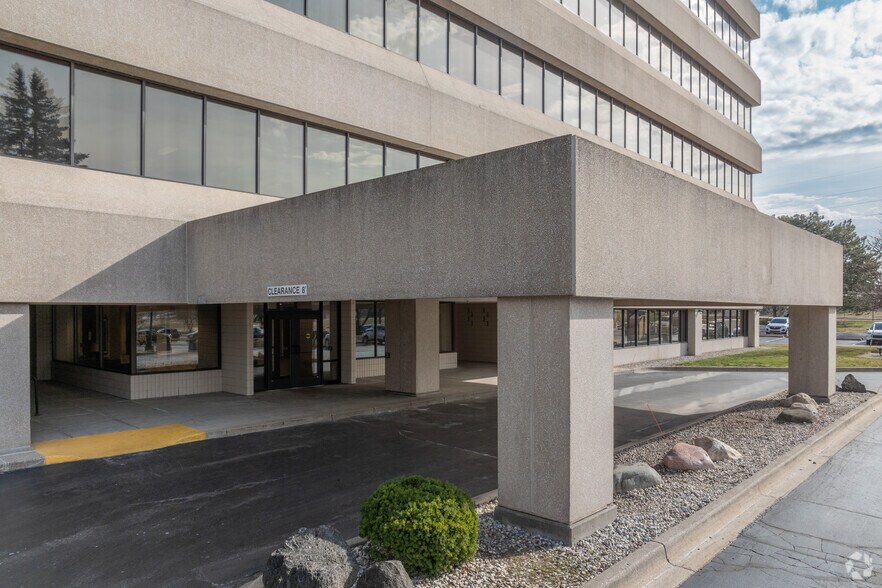 More Photos Of 316 Morris Ave, Muskegon Office Residential For Lease