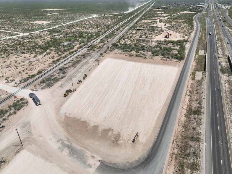 More Photos Of 850 W I-20, Penwell Warehouse For Lease