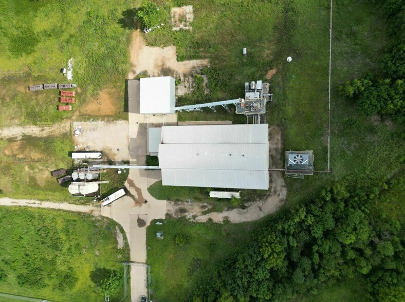 More Photos Of 1775 E Duncan St, Tyler Industrial For Sale