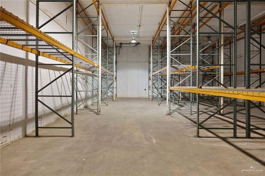 More Photos Of 100 N Dogwood St, Pharr Warehouse For Lease