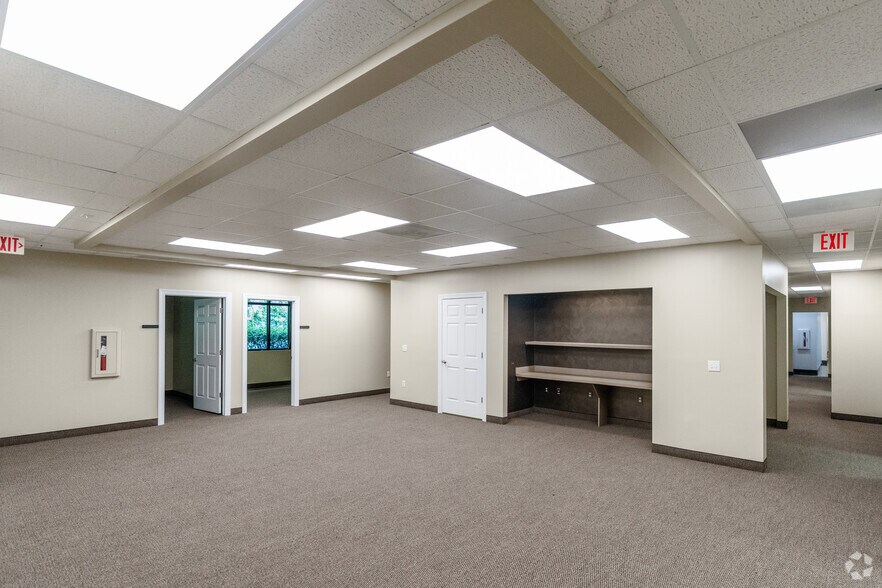 More Photos Of 1520 E Franklin St, Chapel Hill Medical For Sale