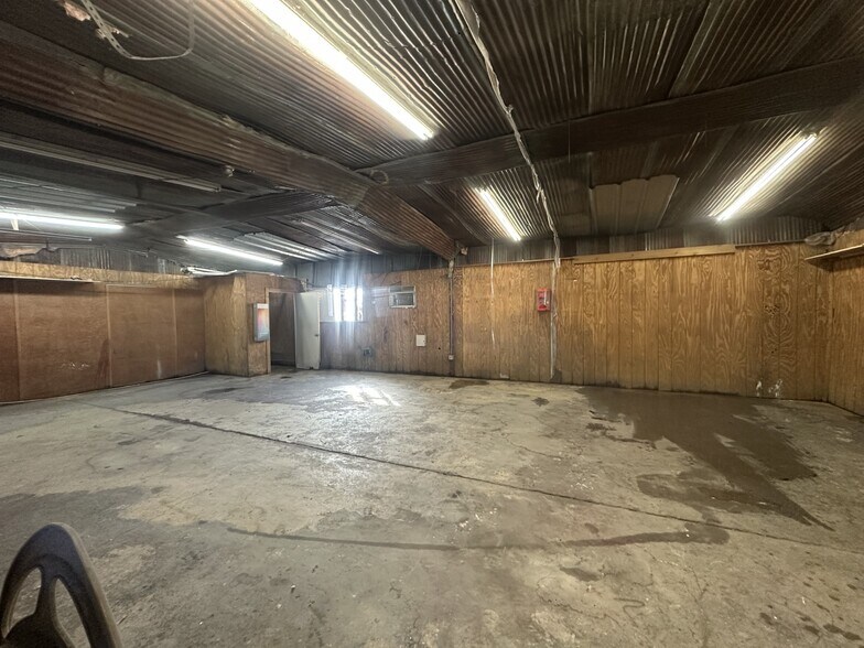 More Photos Of 7581 Bandera Rd, San Antonio Self Storage For Lease