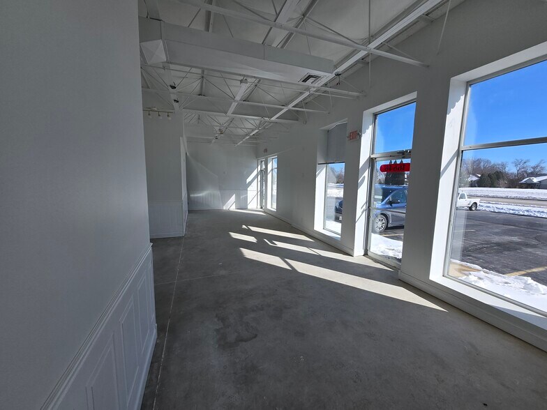 More Photos Of 16644-16646, New Berlin Medical For Lease