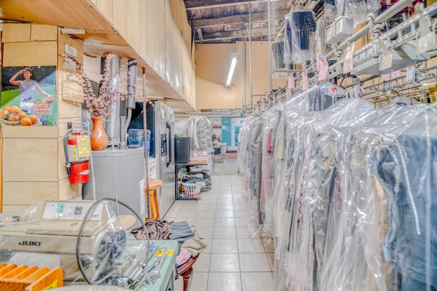 More Photos Of 12 E Wister St, Philadelphia Storefront For Sale