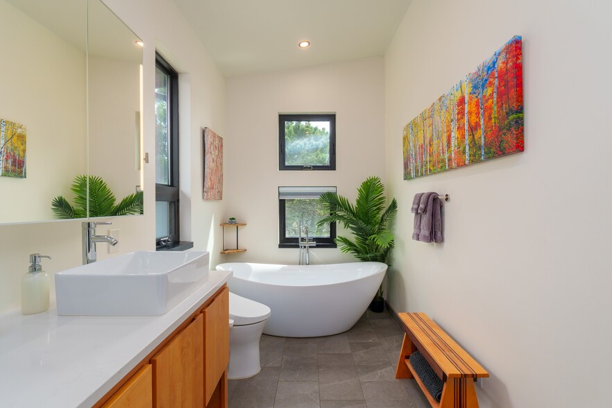 More Photos Of 409 Jackson St, Port Orford Specialty For Sale
