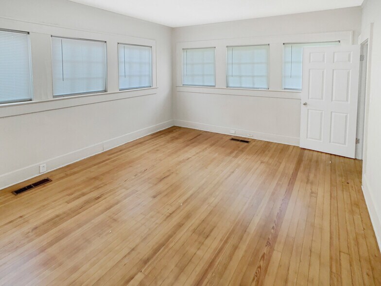 More Photos Of 2415 13th St, Tuscaloosa Office For Lease