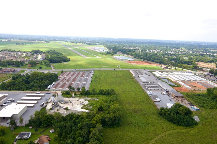 More Photos Of 0 Tiny Town Road, Clarksville Land For Lease
