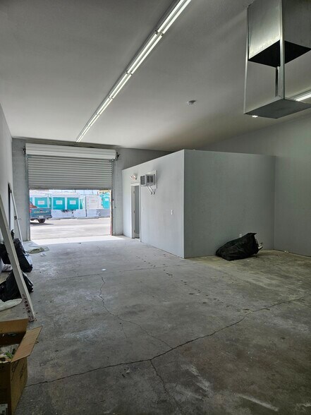 More Photos Of 3060 N Nellis Blvd, Las Vegas Service For Lease