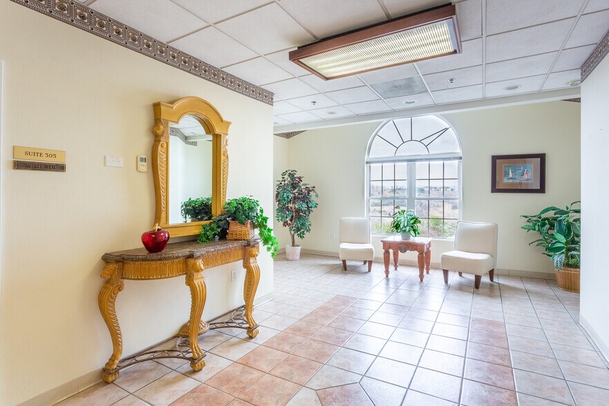 More Photos Of Pheasant Ridge Road, Roanoke Office For Lease