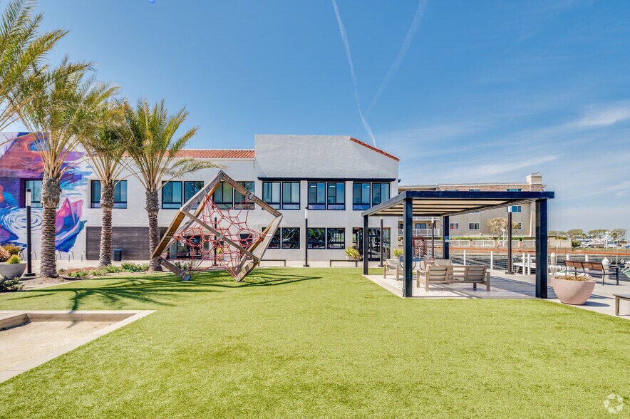 More Photos Of 16330-16450 Pacific Coast Hwy, Huntington Beach Unknown For Lease