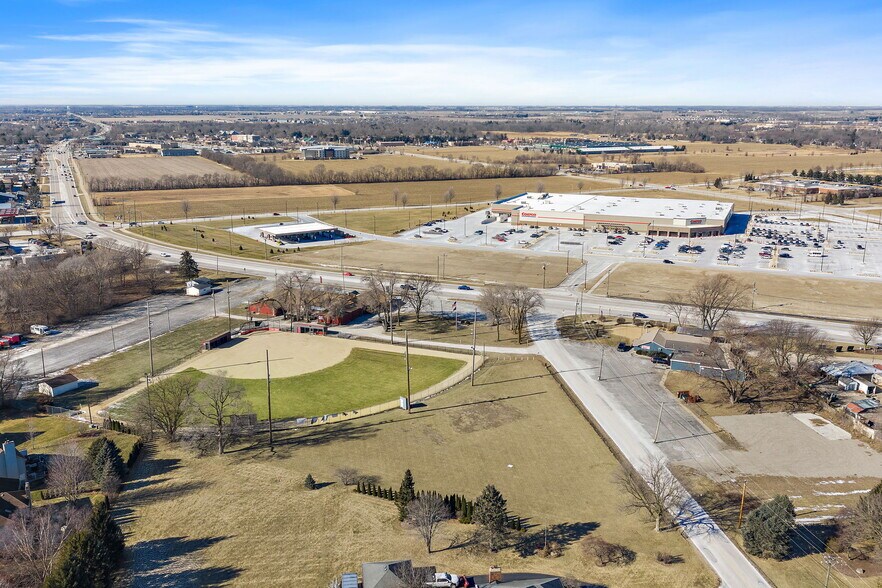 More Photos Of 9054 Veterans Pkwy, Yorkville Land For Sale