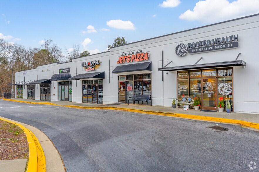 More Photos Of 4425 S Cobb Dr, Smyrna General Retail For Lease