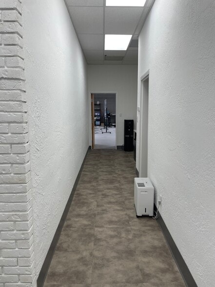 More Photos Of 6011 Benjamin Rd, Tampa Light Distribution For Lease