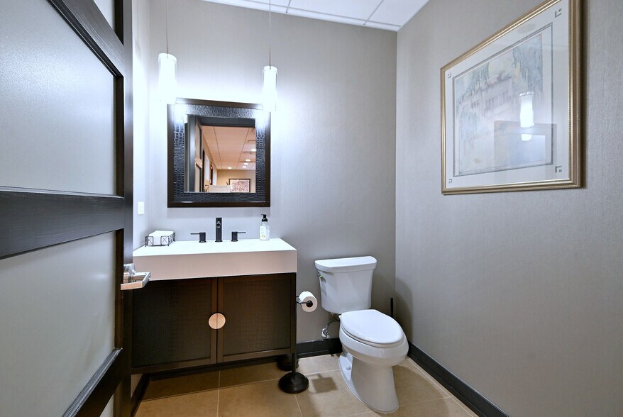 More Photos Of 25-41 E Main St, Roselle Service Station For Sale