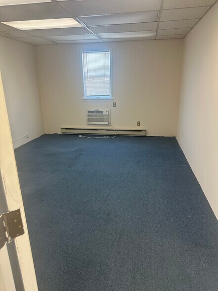 More Photos Of 22-26 W Main St, Patchogue Storefront Retail Office For Lease