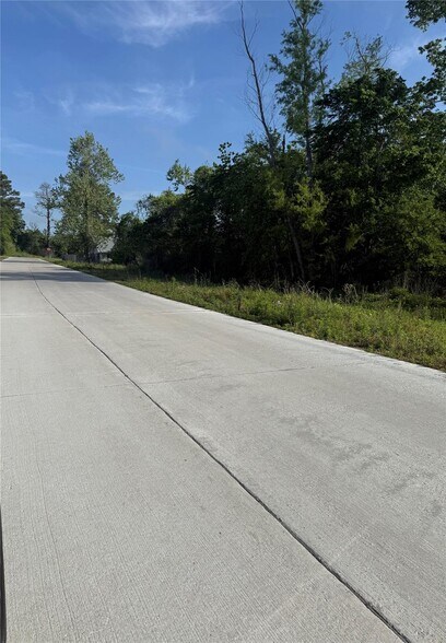More Photos Of 2211 Waco St, Dayton Land For Sale