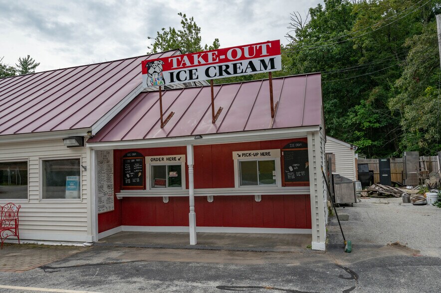 More Photos Of 944 Gibbons Hwy, Wilton Restaurant For Sale