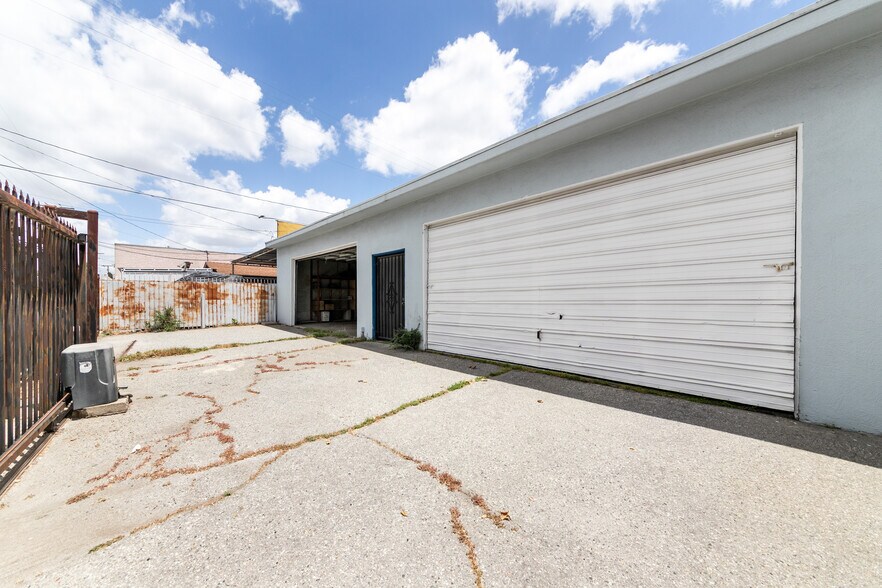 More Photos Of 13175 Paramount Blvd, South Gate Office For Sale