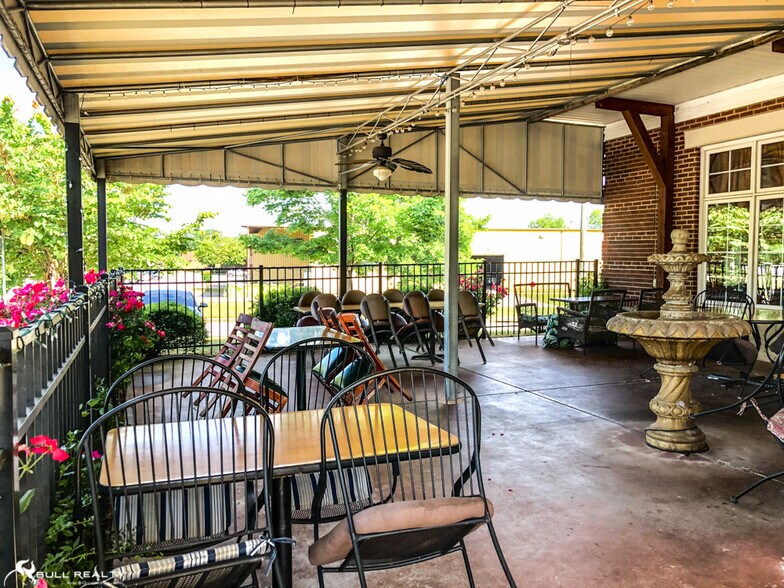 More Photos Of 150 Stone St, Villa Rica Office For Sale