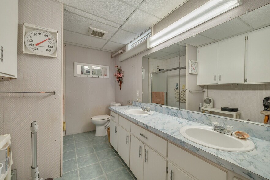 More Photos Of 2865 E Bay Dr, Largo General Retail For Sale