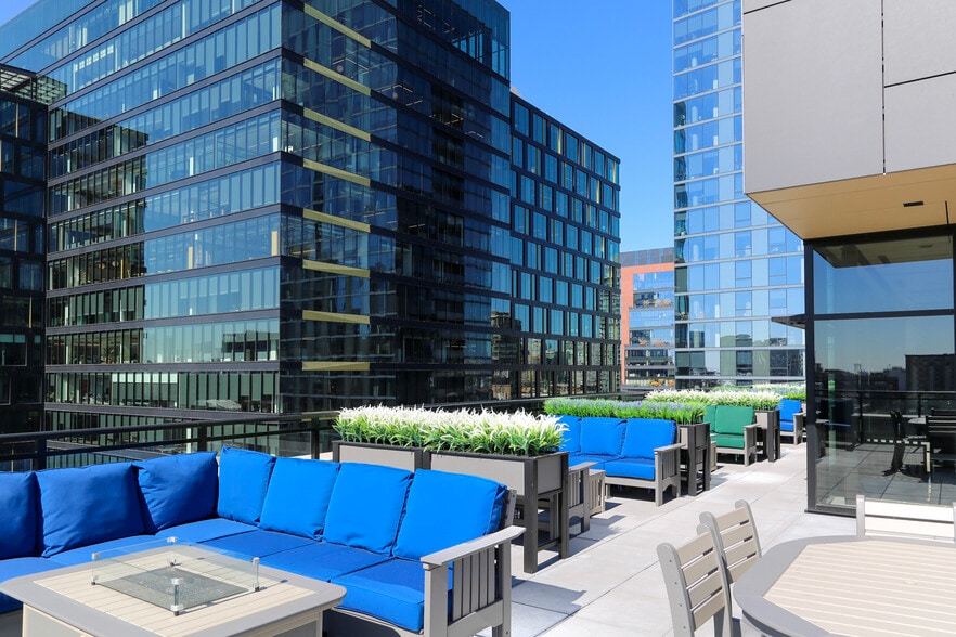 More Photos Of 732 W Randolph St, Chicago Unknown For Lease