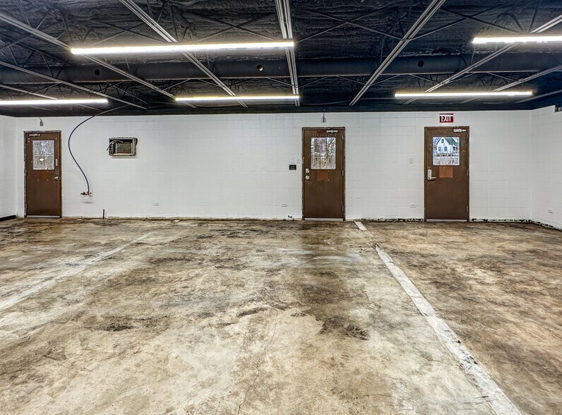 More Photos Of 313 Franklin Ave, Union Light Distribution For Sale