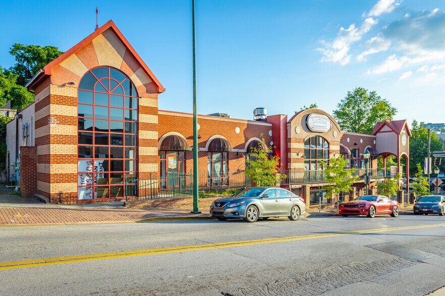 More Photos Of 200 Market St, Chattanooga Storefront For Sale