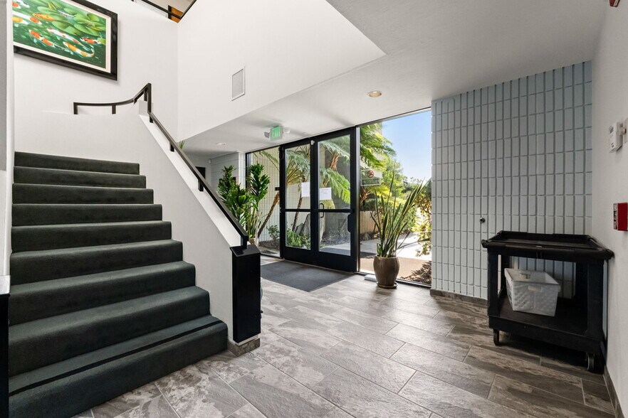 More Photos Of 992 S De Anza Blvd, San Jose Office For Lease