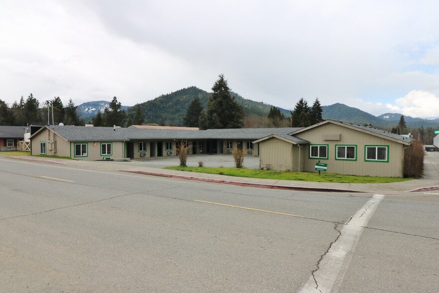 Primary Photo Of 127 Pacific Ave, Glendale Hotel For Sale