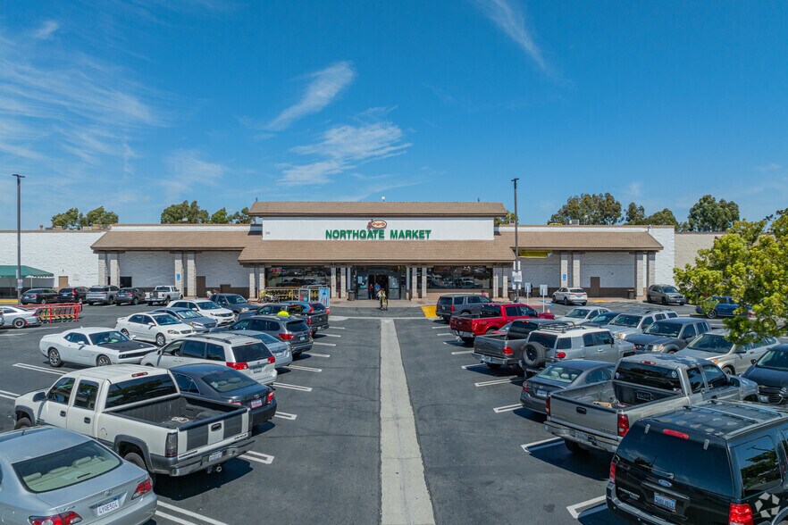 More Photos Of 4001-4101 W 1st St, Santa Ana Unknown For Lease