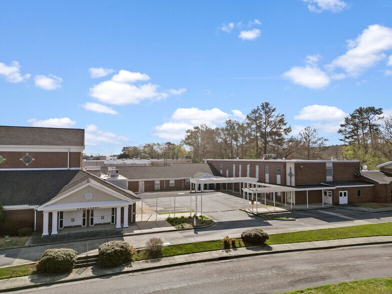 Primary Photo Of 1941 Shorter Ave SW, Rome Specialty For Lease