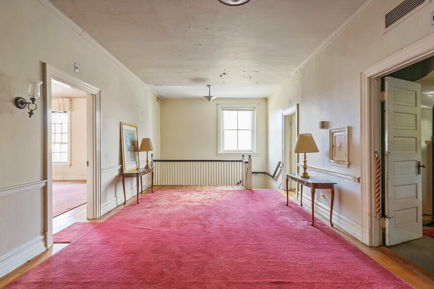 More Photos Of 2500 E Marshall St, Richmond Office For Sale