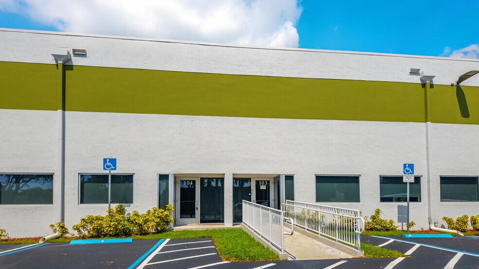 More Photos Of 1400 NW 88th Ave, Doral Unknown For Lease