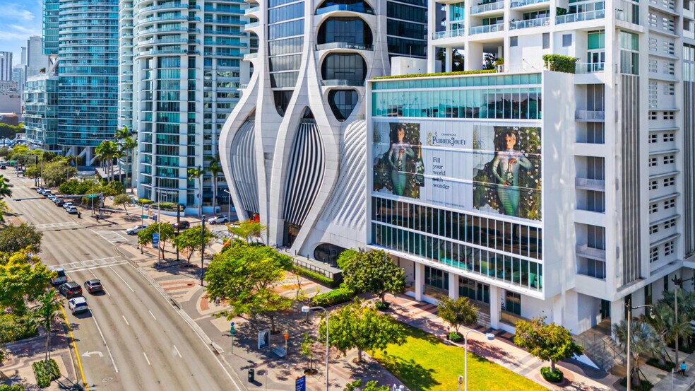 More Photos Of 1040 Biscayne Blvd, Miami Apartments For Lease