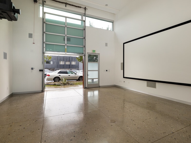 More Photos Of 215-237 California St, El Segundo Loft Creative Space For Sale