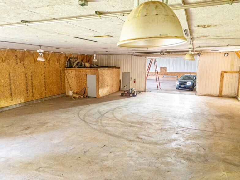 More Photos Of 11022 State Highway 122, Upson Warehouse For Sale
