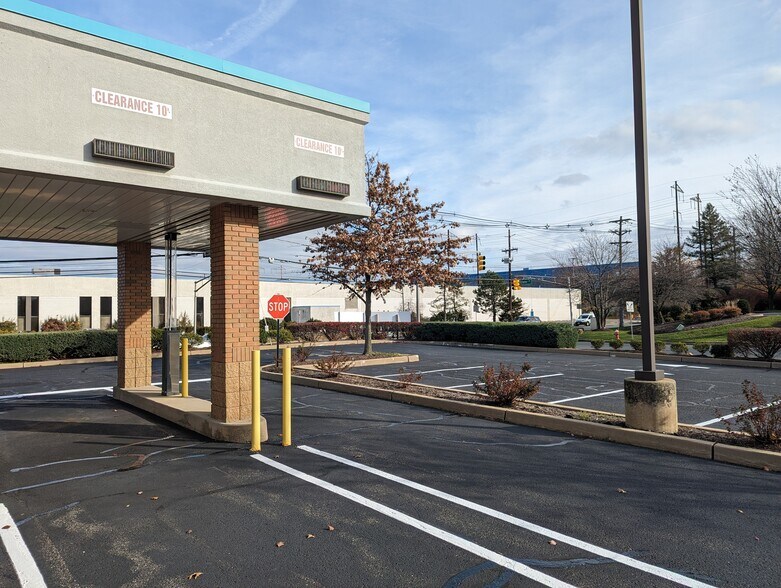 More Photos Of 136 Talmadge Rd, Edison Unknown For Lease
