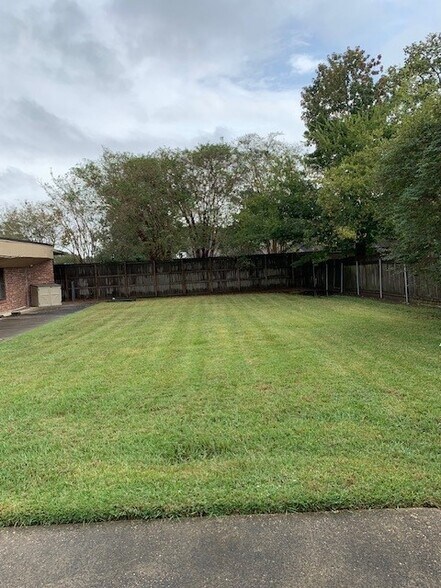 More Photos Of 12562 S Harrells Ferry Rd, Baton Rouge Office For Sale