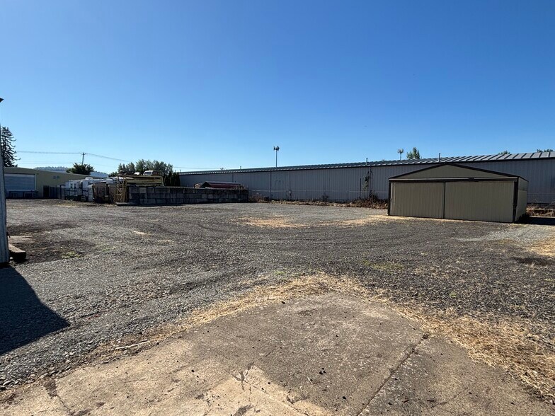 More Photos Of 885 NW Dunbar Ave, Troutdale Land For Lease