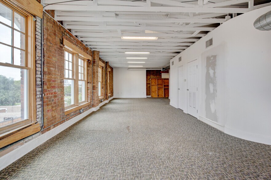 More Photos Of 1200 W Magnolia Ave, Fort Worth Office For Lease