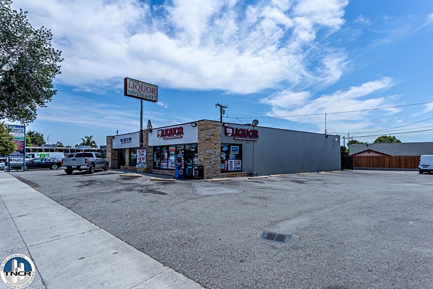 More Photos Of 14016-14020 Lambert Rd, Whittier Storefront For Lease